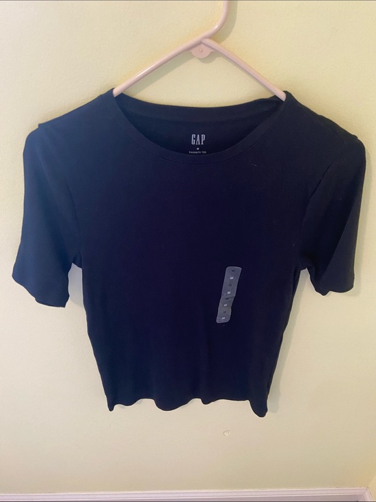 GAP Tops - GAP Black Short Sleeve Crew Tee